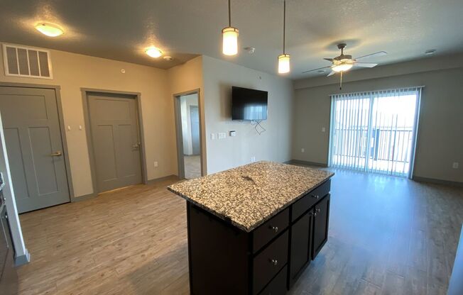 1 bed, 1 bath, 644 sqft, $975, Unit 303