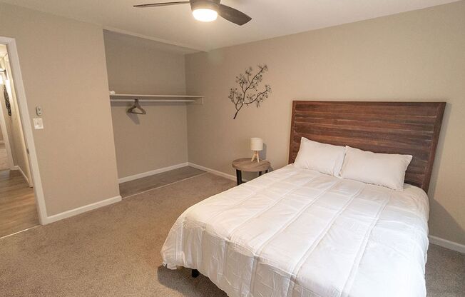 2 beds, 1 bath, $1,900, Unit # 7