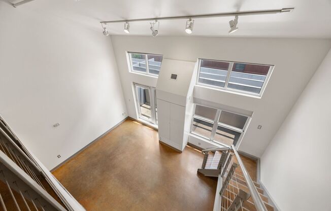 Studio, 1 bath, 393 sqft, $1,750, Unit 604