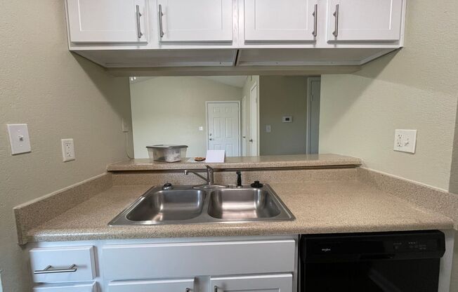 1 bed, 1 bath, 652 sqft, $1,225, Unit #414