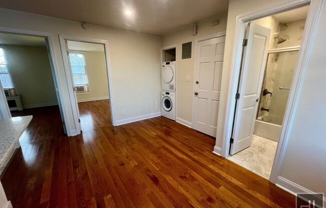 2 beds, 1 bath, 2,001 sqft, $2,900, Unit 2