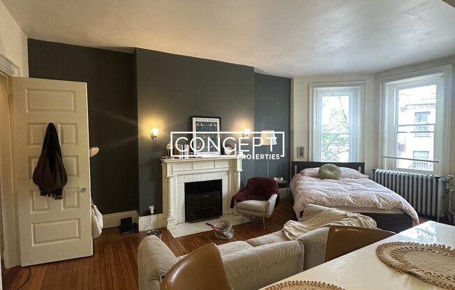 379 ALT COMMONWEALTH AVE