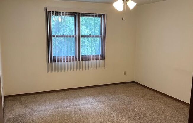 2 beds, 2 baths, 1,034 sqft, $1,229, Unit 1401 076