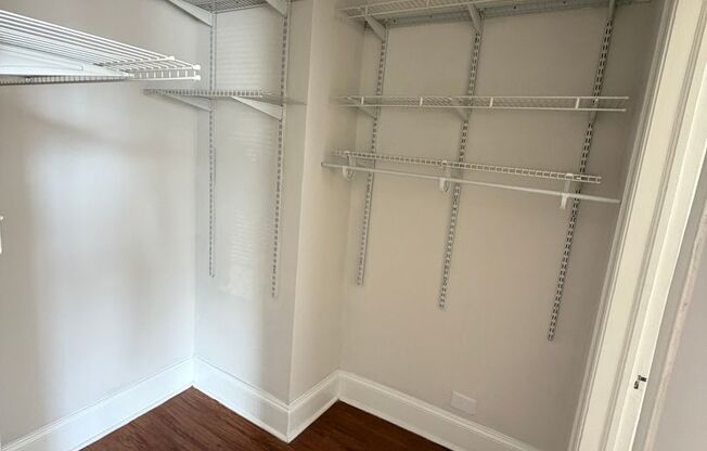 Studio, 1 bath, 300 sqft, $1,095, Unit 101