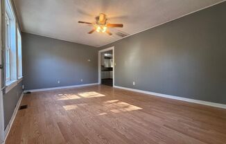 2 beds, 1 bath, $995