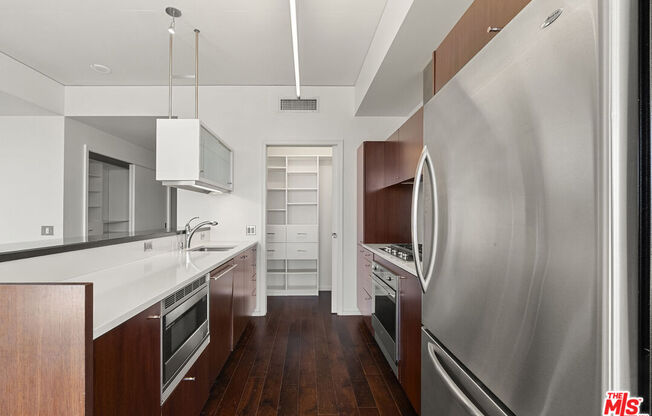 1 bed, 1.5 baths, 1,120 sqft, $4,000, Unit 1103