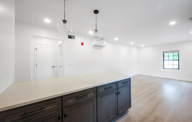 126 ADELAIDE AVE