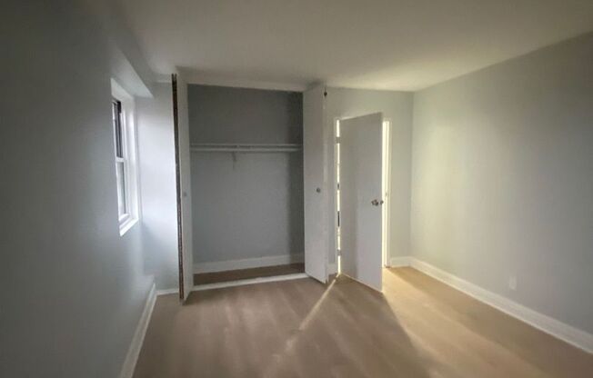 1 bed, 1 bath, $2,400, Unit 7AA