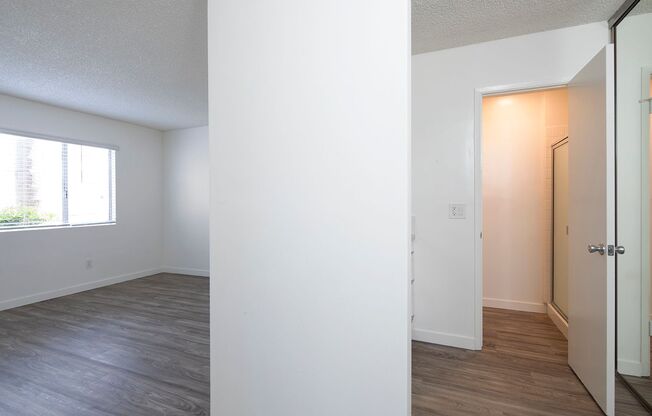 2 beds, 2 baths, 1,120 sqft, $2,400, Unit 008