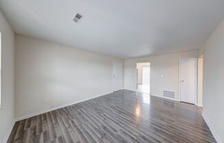 2 beds, 1 bath, 800 sqft, $1,199, Unit 8669F