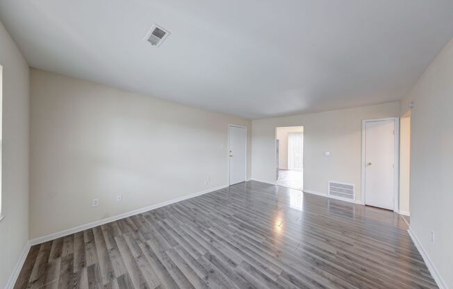 2 beds, 1 bath, 800 sqft, $1,199, Unit 8669F