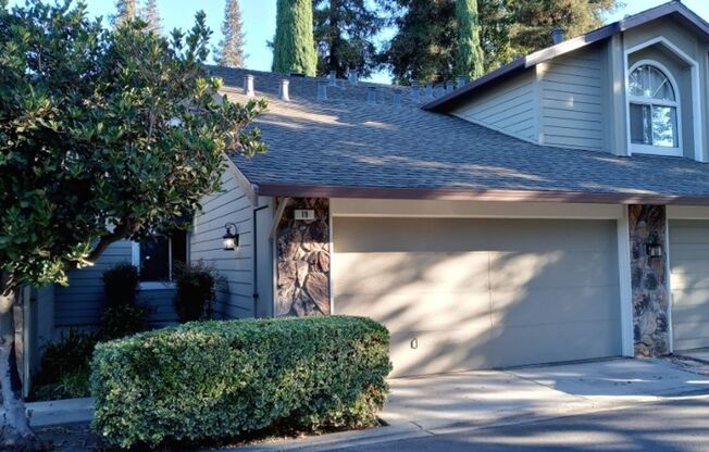 Large 2-story 2 Bedroom Townhouse w/Garage, Patio, & Bonus Room!