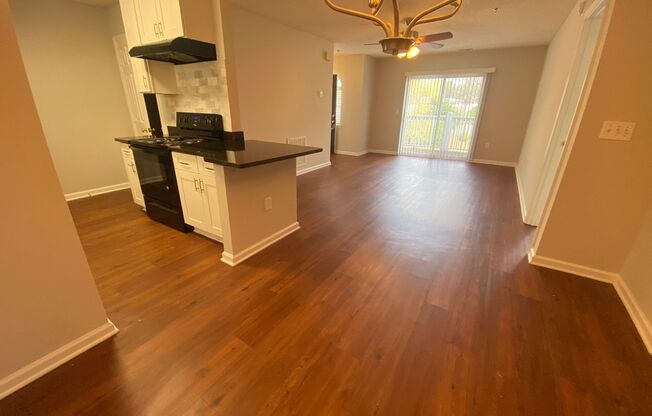 1 bed, 1 bath, 779 sqft, $1,050, Unit 5334 R