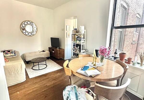 1229 1 AVE
