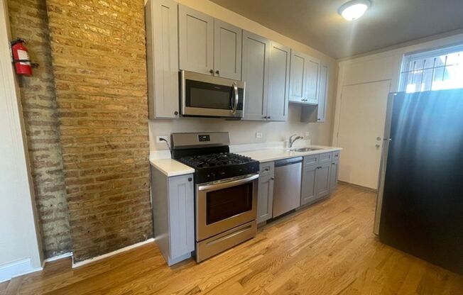 3 beds, 1 bath, $1,500, Unit 7332 #3