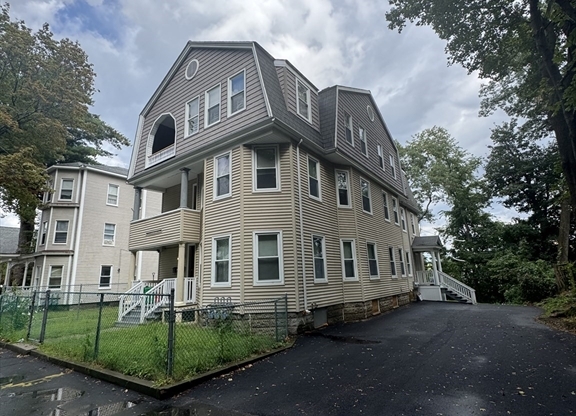60 LAKEWOOD ST
