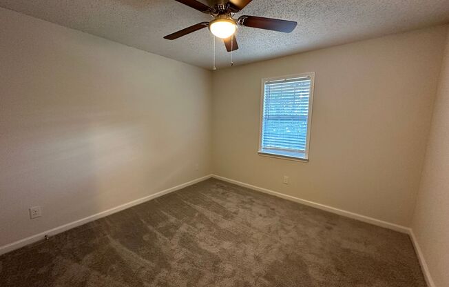 2 beds, 1 bath, $850