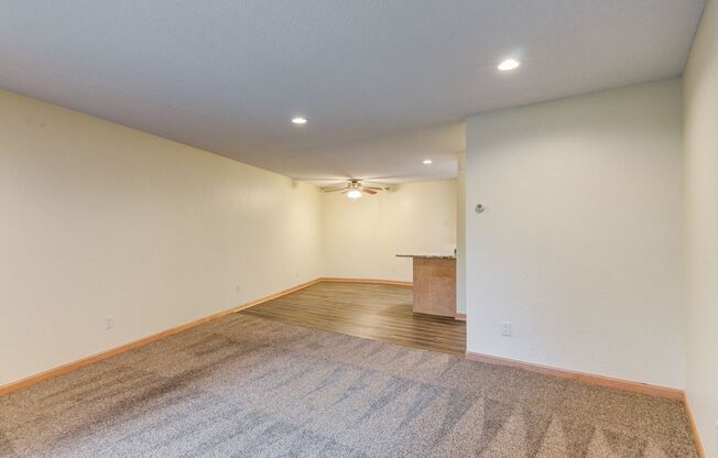 2 beds, 1 bath, 980 sqft, $1,695, Unit 129