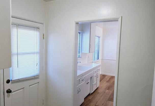 1 bed, 1 bath, $2,350, Unit 2