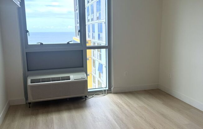 3 beds, 2 baths, $4,500, Unit # 3909