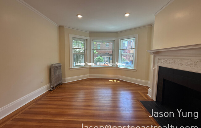 10 BALES ST