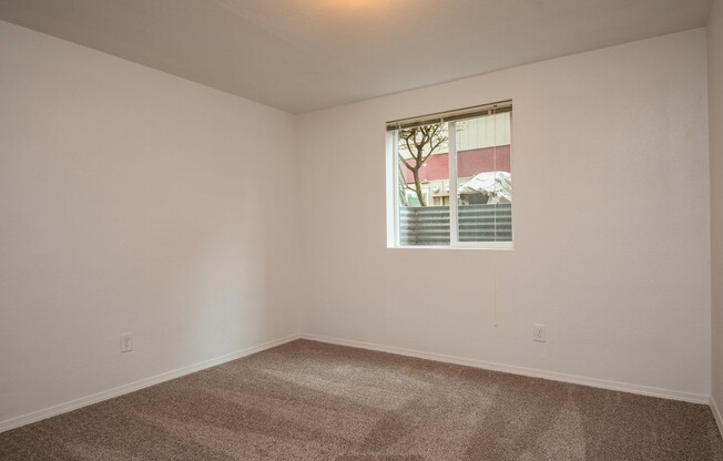 2 beds, 1 bath, 760 sqft, $1,375, Unit 75