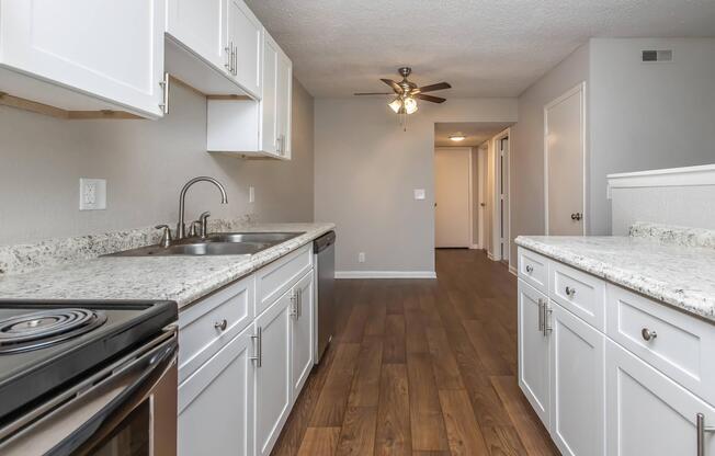 2 beds, 1 bath, 950 sqft, $1,250