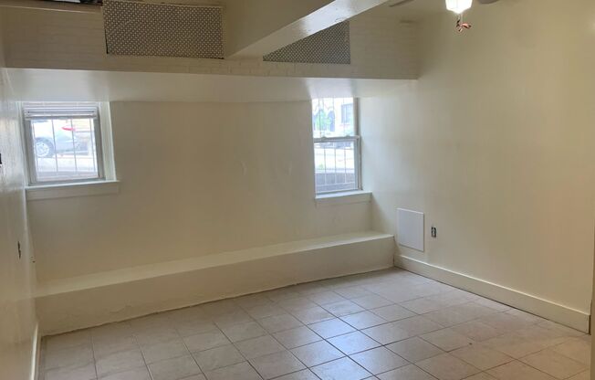 1 bed, 1 bath, $1,225, Unit 5800 Howe - 2