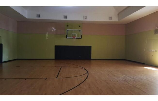 Spacious  and nice 2nd floor 2bed/1bath unit in the sought after Grand Key in South Tampa!