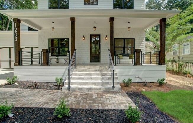 1203 Vista Trail NE
