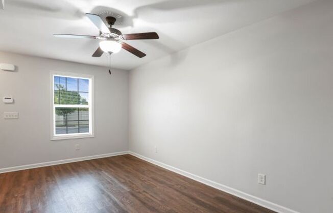 2 beds, 1.5 baths, 1,050 sqft, $1,300, Unit Memorial Drive - E