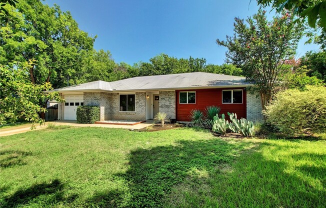 900 AURORA CIR