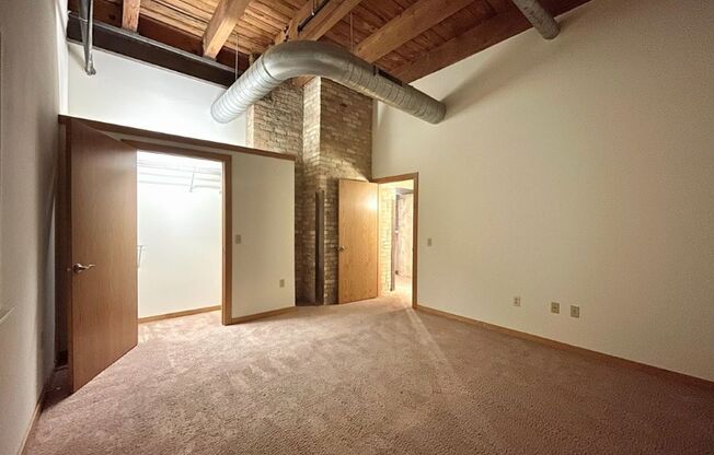 3 beds, 2 baths, 1,512 sqft, $2,700, Unit 206