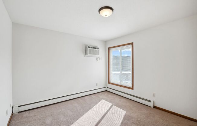 2 beds, 1 bath, 1,000 sqft, $1,400, Unit 1430-306
