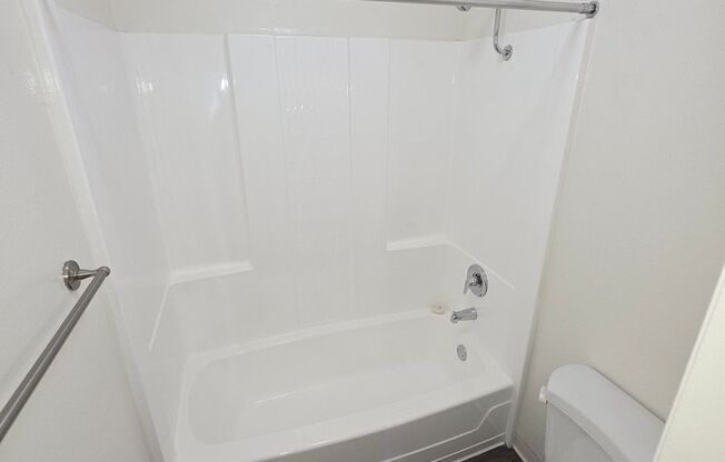 1 bed, 1 bath, 713 sqft, $2,075, Unit A124