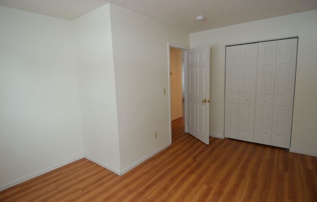 2 beds, 1 bath, 800 sqft, $695, Unit 1