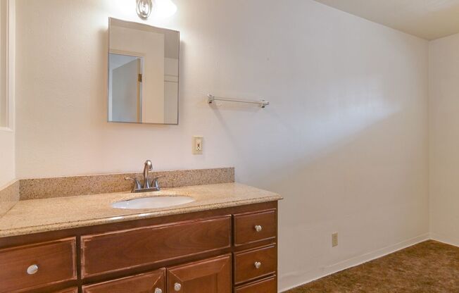 1 bed, 1 bath, $1,050, Unit 751