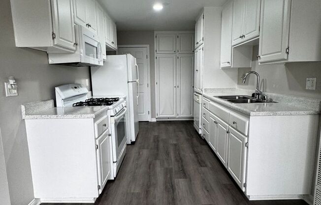 1 bed, 1 bath, 820 sqft, $2,390, Unit S001
