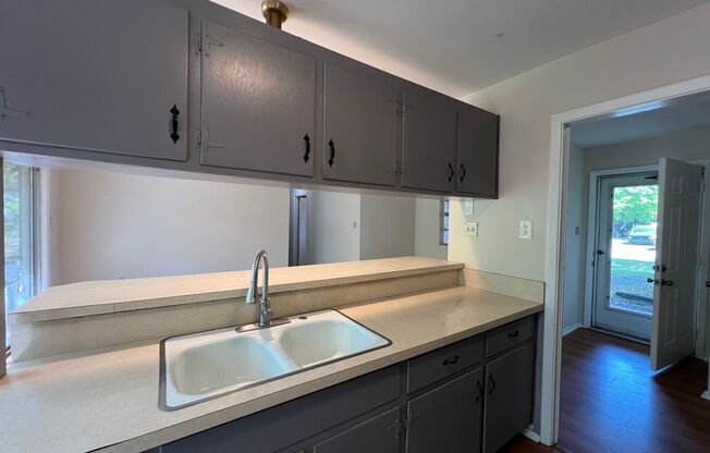 3 bedroom 2 bath in Windsor Forest