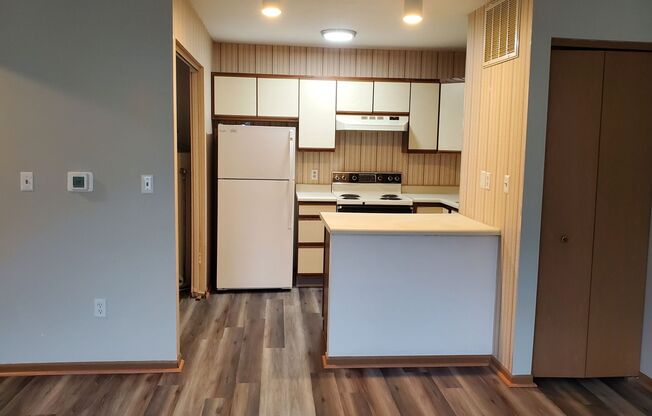 2 beds, 1 bath, 712 sqft, $835, Unit 413A