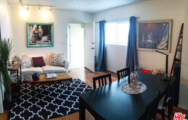 1 bed, 1 bath, $2,350, Unit B