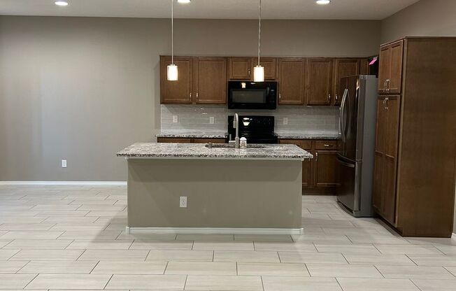 5021 Wheeler Lane - Las Soleras!