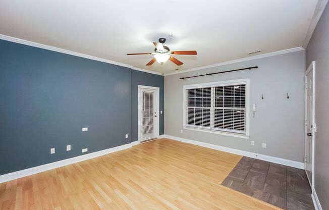 Available now! Lake-area living, 2 Bedroom Apartment