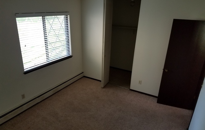 2 beds, 1 bath, 840 sqft, $925, Unit 102