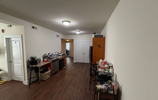 3 beds, 3 baths, 823 sqft, $1,695, Unit Unit 01