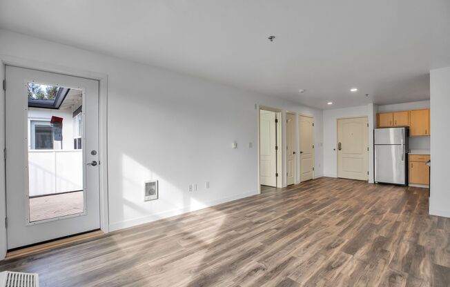 1 bed, 1 bath, 594 sqft, $1,549, Unit 126-213