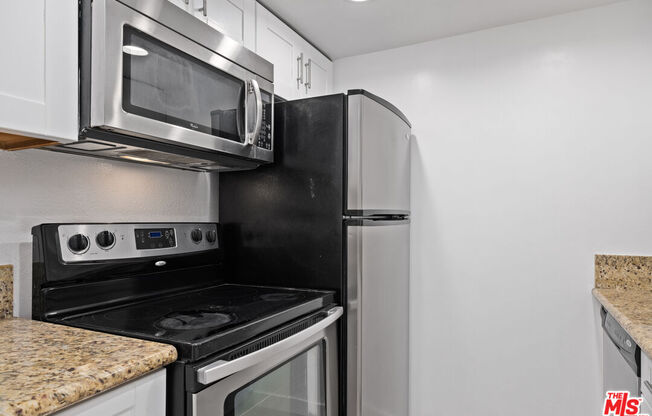2 beds, 1.8 baths, 900 sqft, $3,899, Unit 554