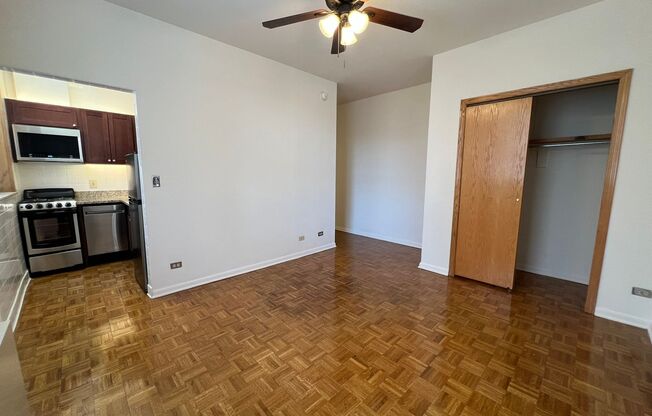 Studio, 1 bath, 300 sqft, $1,525, Unit 620-101