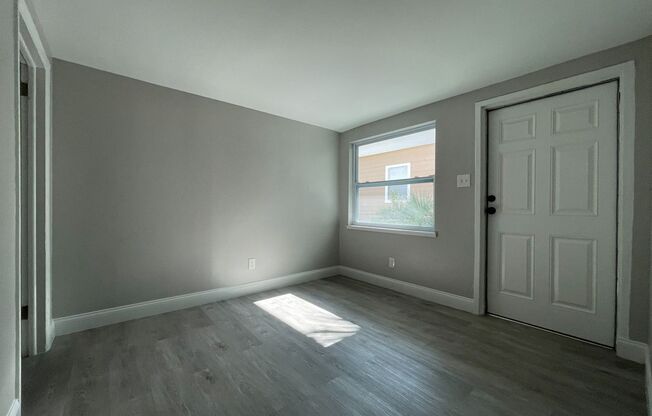 1 bed, 1 bath, $1,400, Unit 2704 E. Columbus Dr., Apt. A