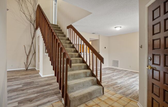 2 Story Home in Great North East Location!